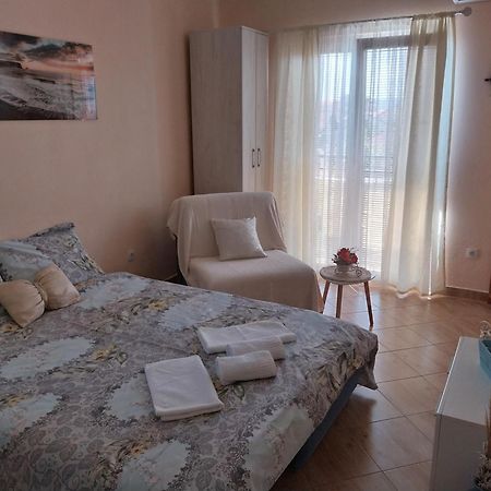 Apartments M&T 티바트 외부 사진