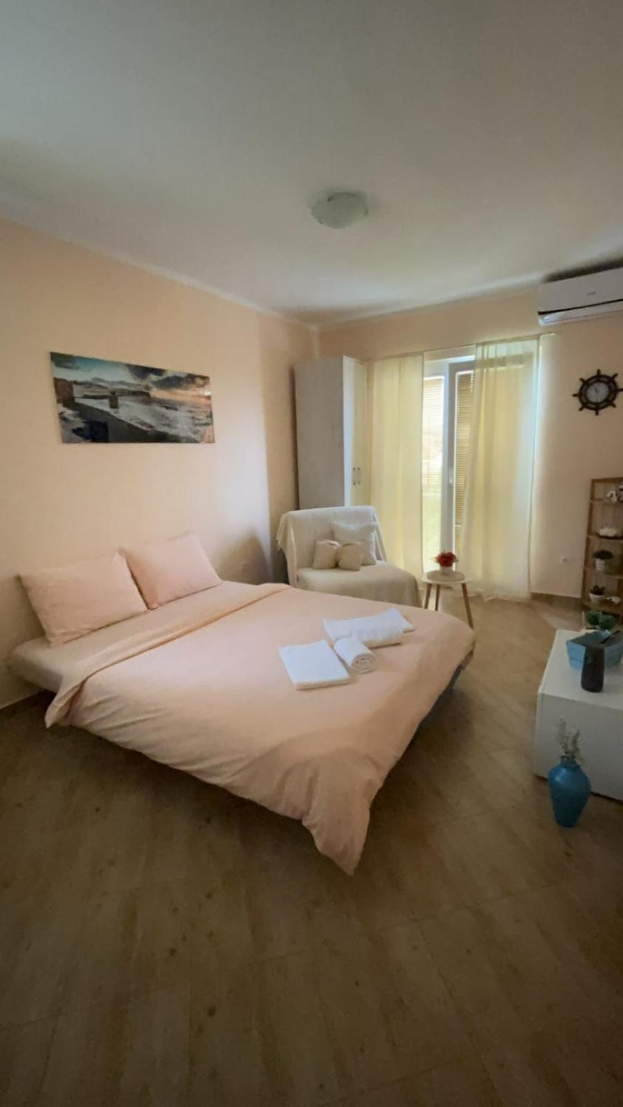 Apartments M&T 티바트 외부 사진