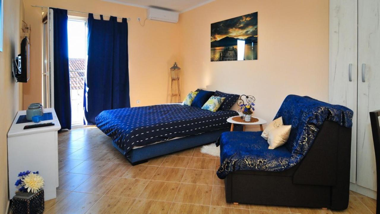 Apartments M&T 티바트 외부 사진