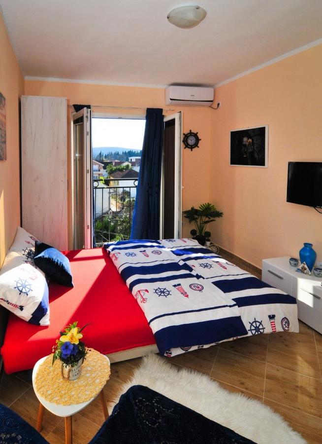 Apartments M&T 티바트 외부 사진